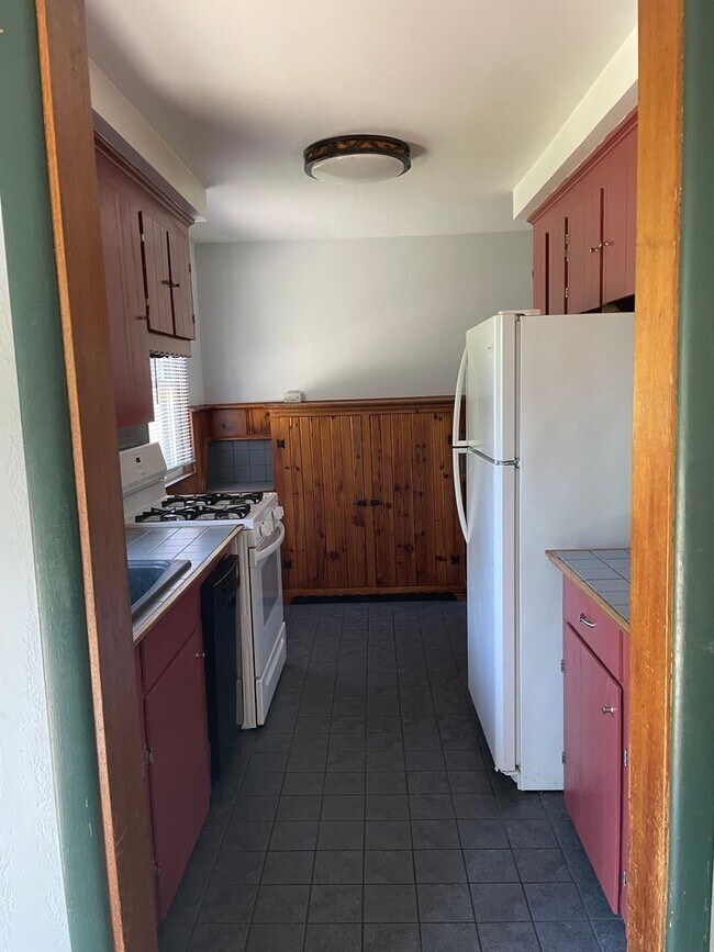 Foto del edificio - 5004 15th St SW-  Perry Twp
