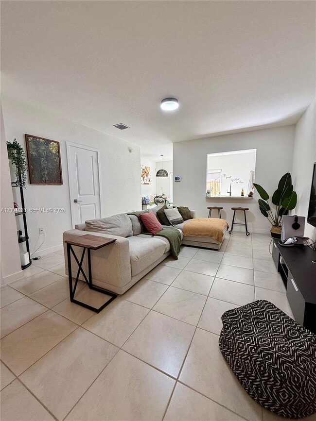 Foto del edificio - 487 NE 5th St