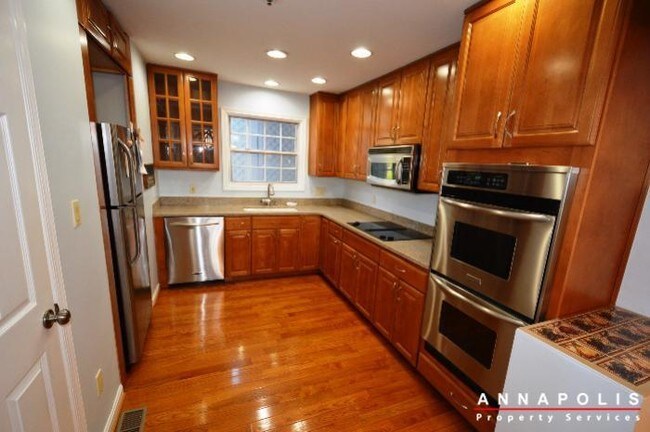 Building Photo - 1227 boucher ave