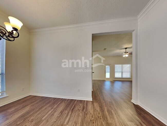 Foto del edificio - 532 N Parks Dr