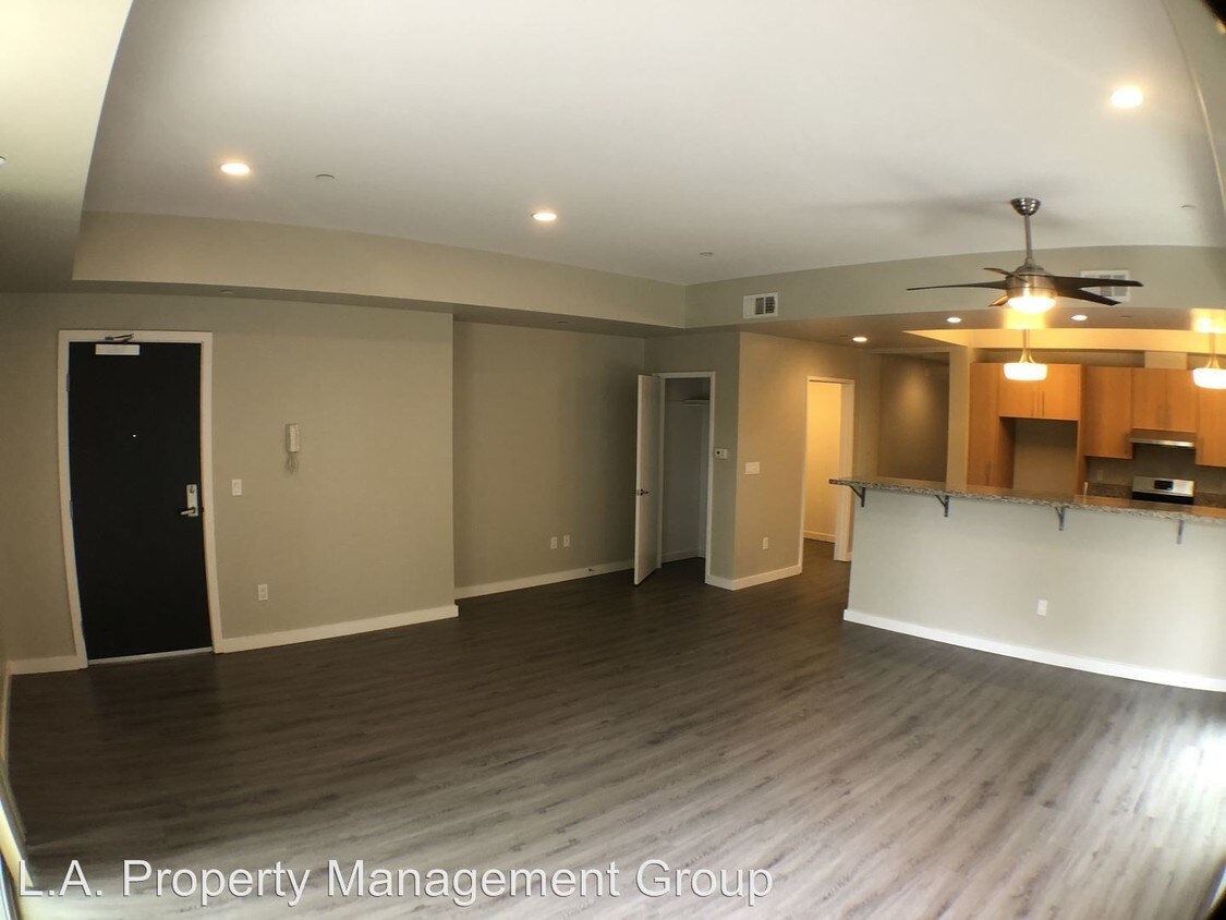 Foto principal - 6428 Woodley Ave