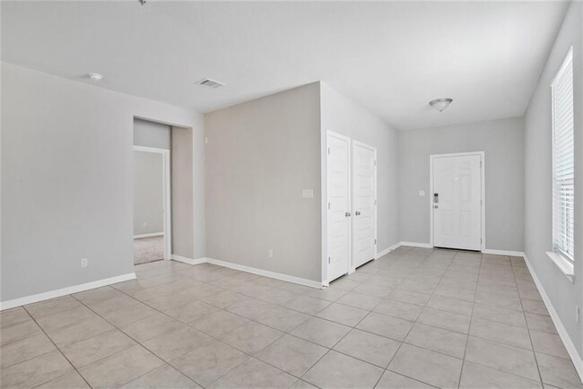 Building Photo - 233 Syrah Ct