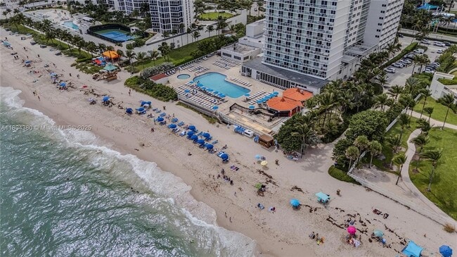 Foto del edificio - 19201 Collins Ave