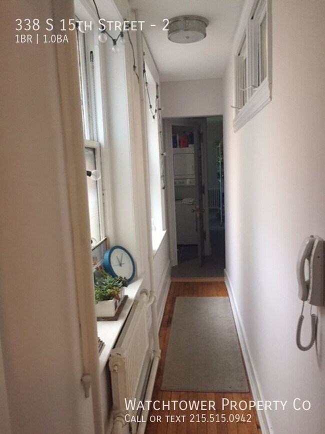 Building Photo - ?Available Now - Gorgeous Center City 1BR