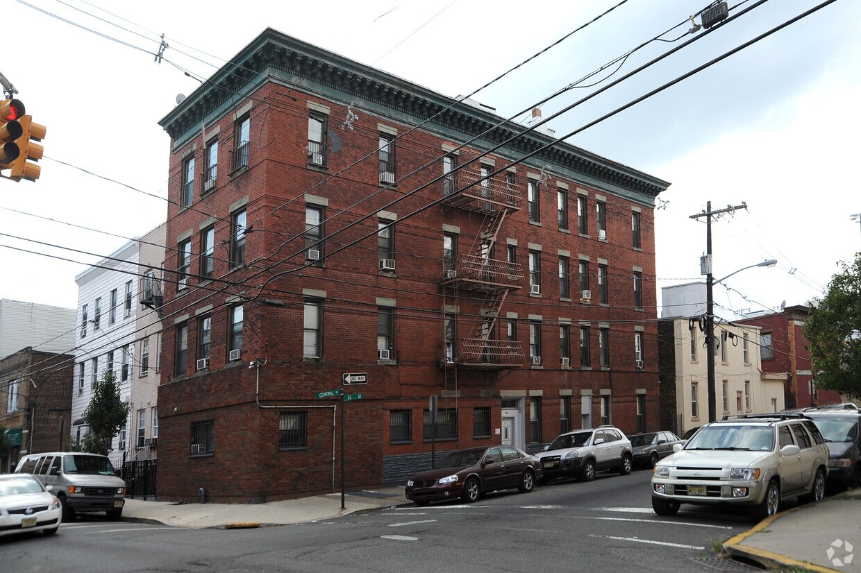 2519 Central Ave, Union City, NJ 07087 Apartments at 2519 Central Ave