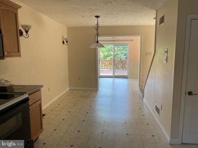 Building Photo - 780 Knoxlyn Rd