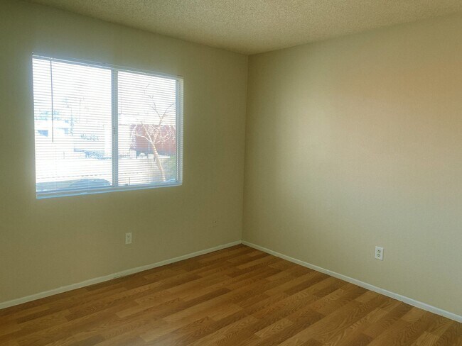 Foto del edificio - 1 Bedroom Condo For Rent