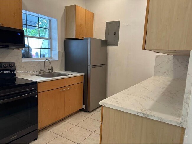Foto del edificio - 205 NW 130th St