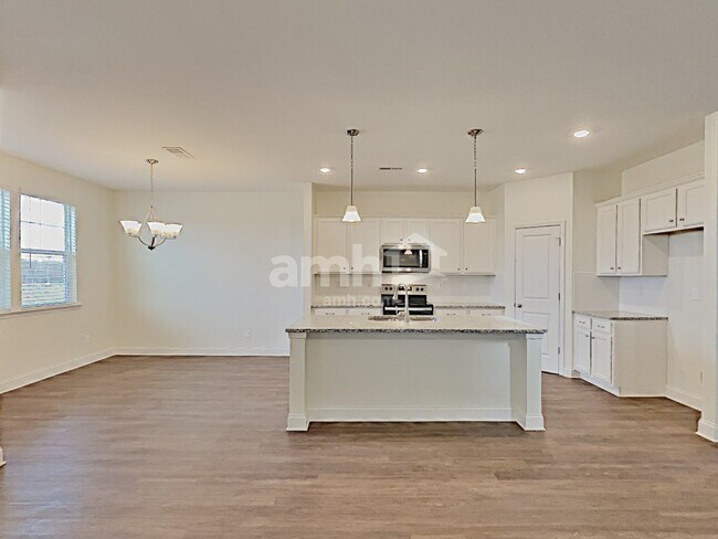 Building Photo - 214 Argea Dr