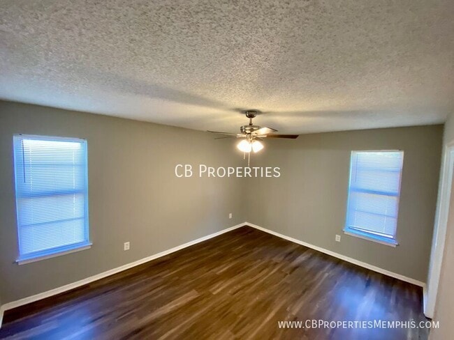 Building Photo - Section 8 Available!!