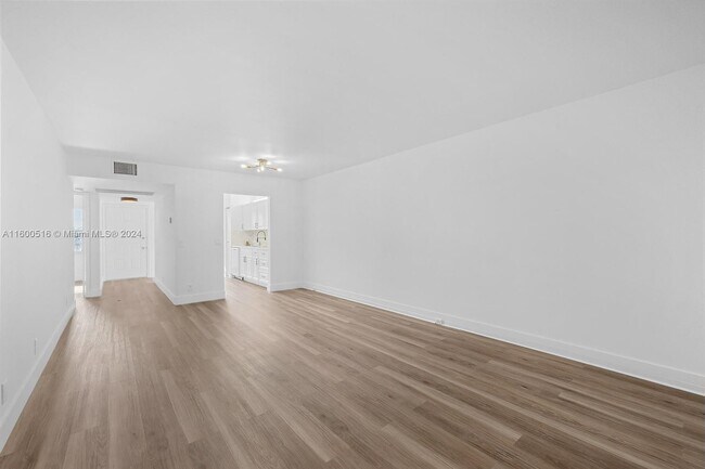 Foto del edificio - 1400 Southwest 124th Terrace Apt #313Q, Pe...