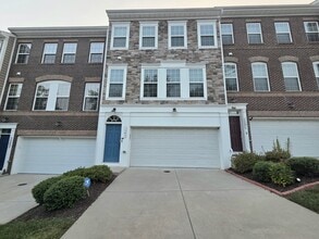Building Photo - 1343 Gilmore St