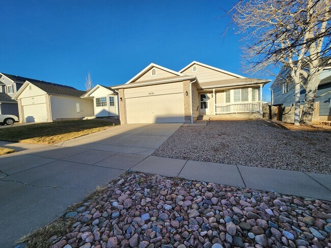 Foto del edificio - Stunning 3 Bed 2 Bath Home In Stetson Hills!!!