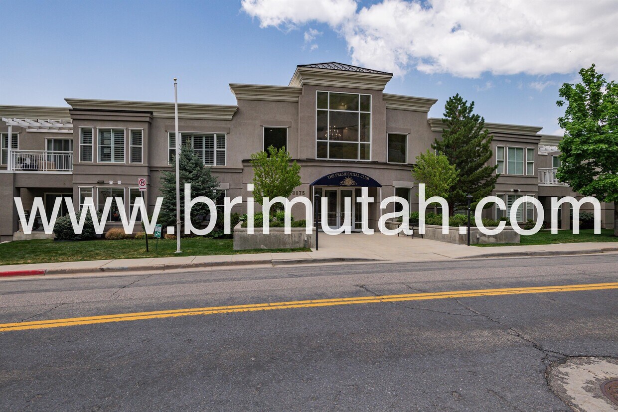 Foto principal - 3075 E Kennedy Dr