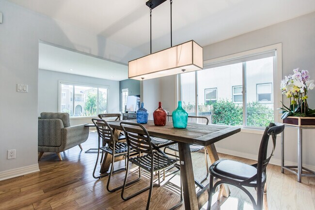 Foto del edificio - 8261 W 4th St