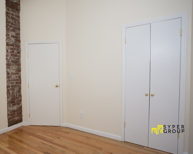 Building Photo - 1507 Saint Johns Pl
