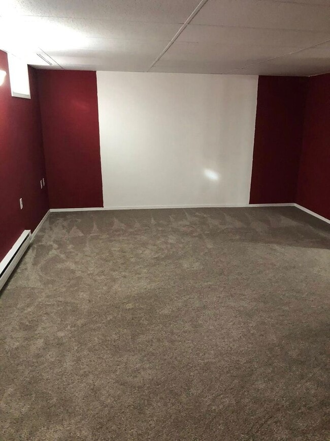 Building Photo - Lovely, Updated Townhome for Rent
