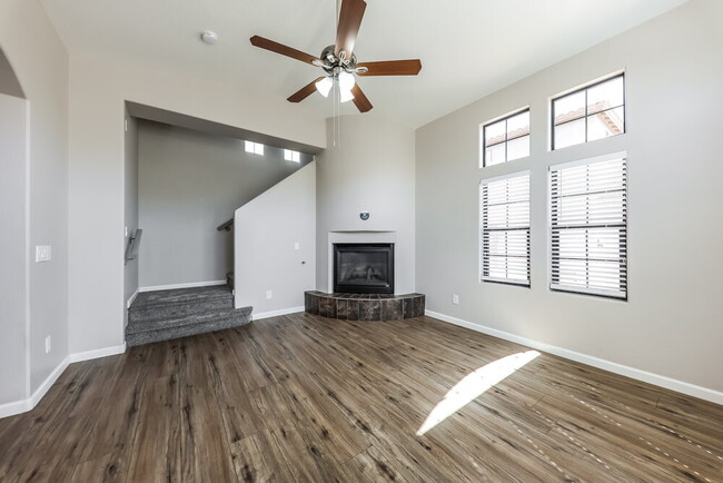 Foto del edificio - 2418 W Sleepy Ranch Rd