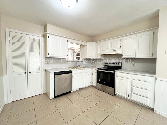 Foto del edificio - 4225 NW 51st St