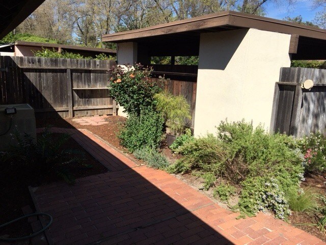 Building Photo - Rare opportunity to live in Village Homes!