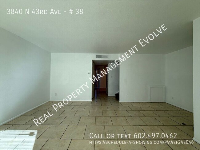 Building Photo - 3840 N 43rd Ave