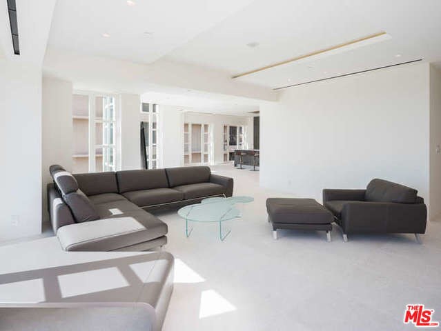 Building Photo - 10580 Wilshire Blvd