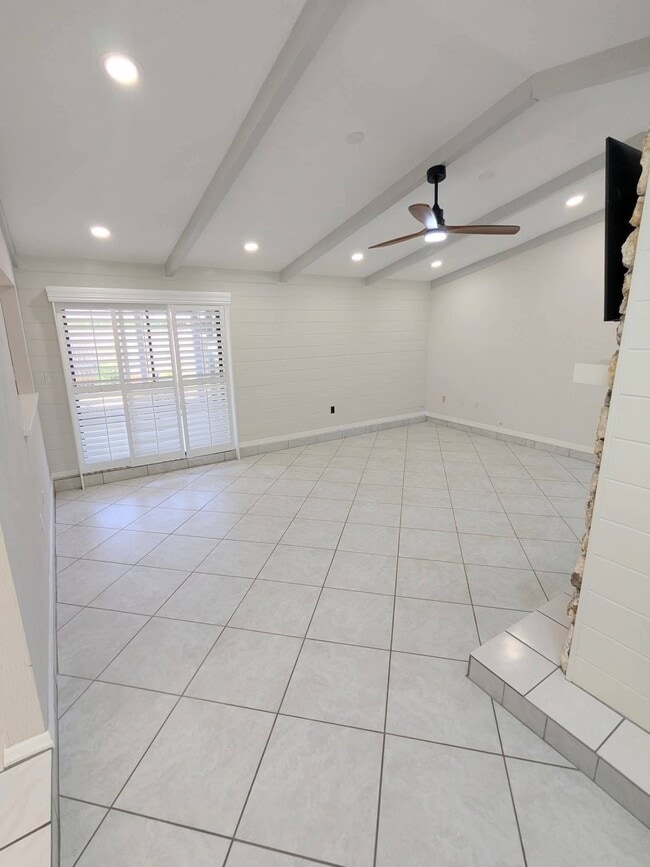 Photo - 945 Bramble Bush Cir W House