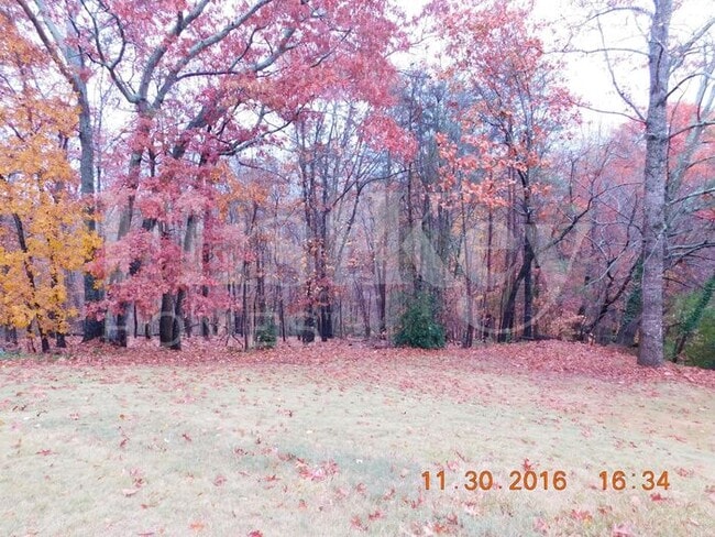 Foto del edificio - 2642 Shady Valley Rd