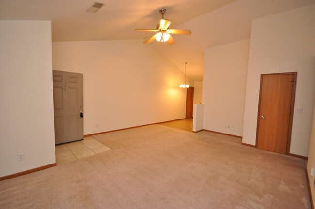 Building Photo - 95/105 Boone Crossing Drive