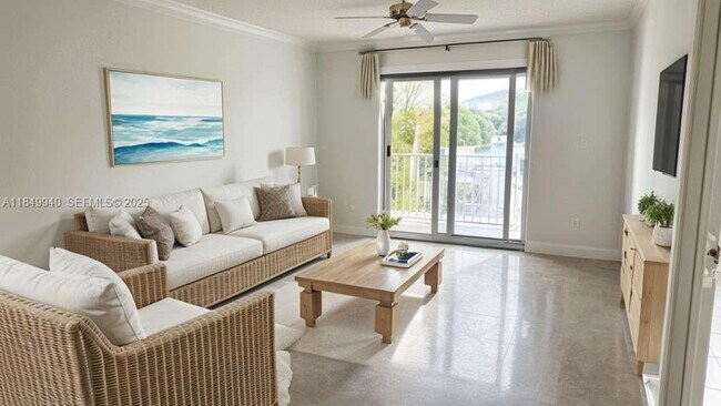 Foto del edificio - 7830 Dickens Ave