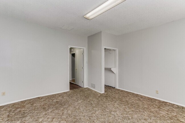 Foto del edificio - 1656 N Holyoke St
