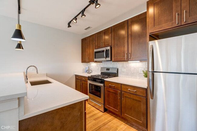 Foto del edificio - 2720 N Spaulding Ave