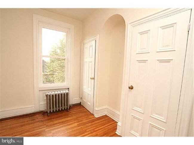 Foto del edificio - 2808 W Girard Ave