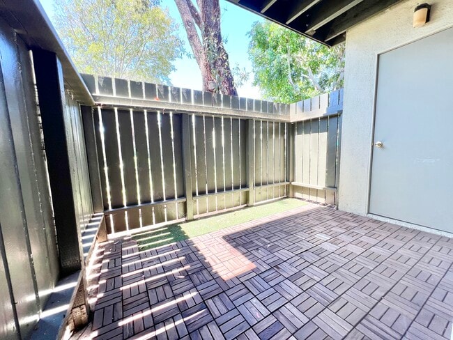 Building Photo - 4911 Indian Wood Rd Culver City, CA 90230