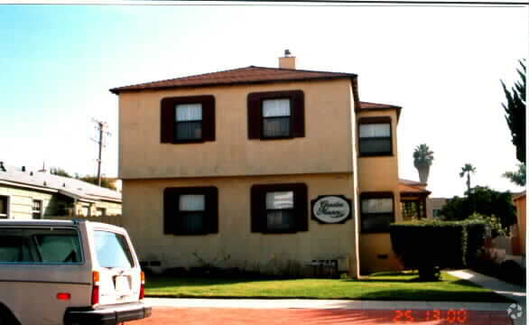 Primary Photo - Garden Manor