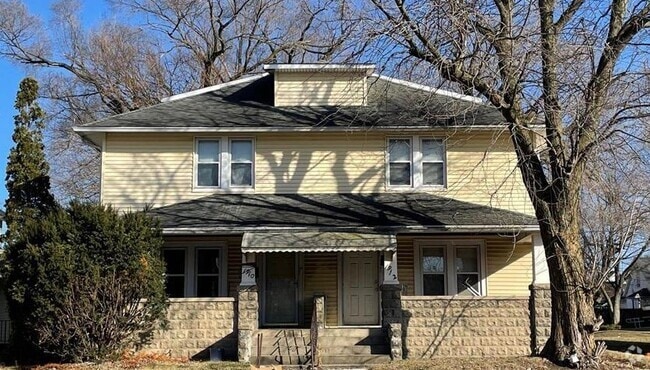 Building Photo - 1910 Miami St