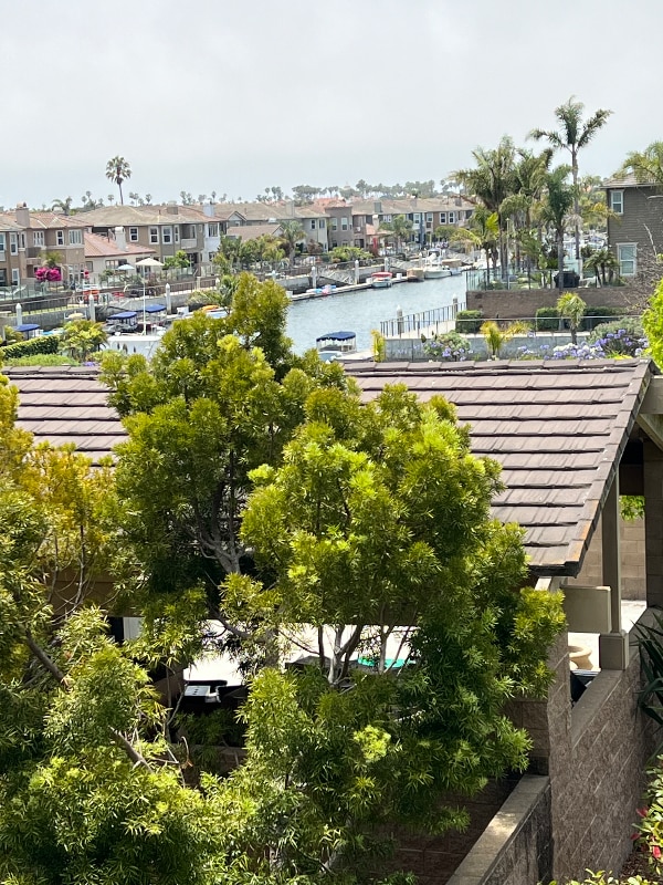 Building Photo - 1901 S Victoria Ave