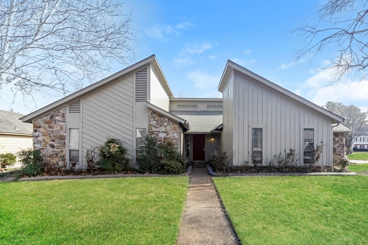 9189 Fletcher Trace Pkwy, Lakeland, TN 38002 House Rental in Lakeland