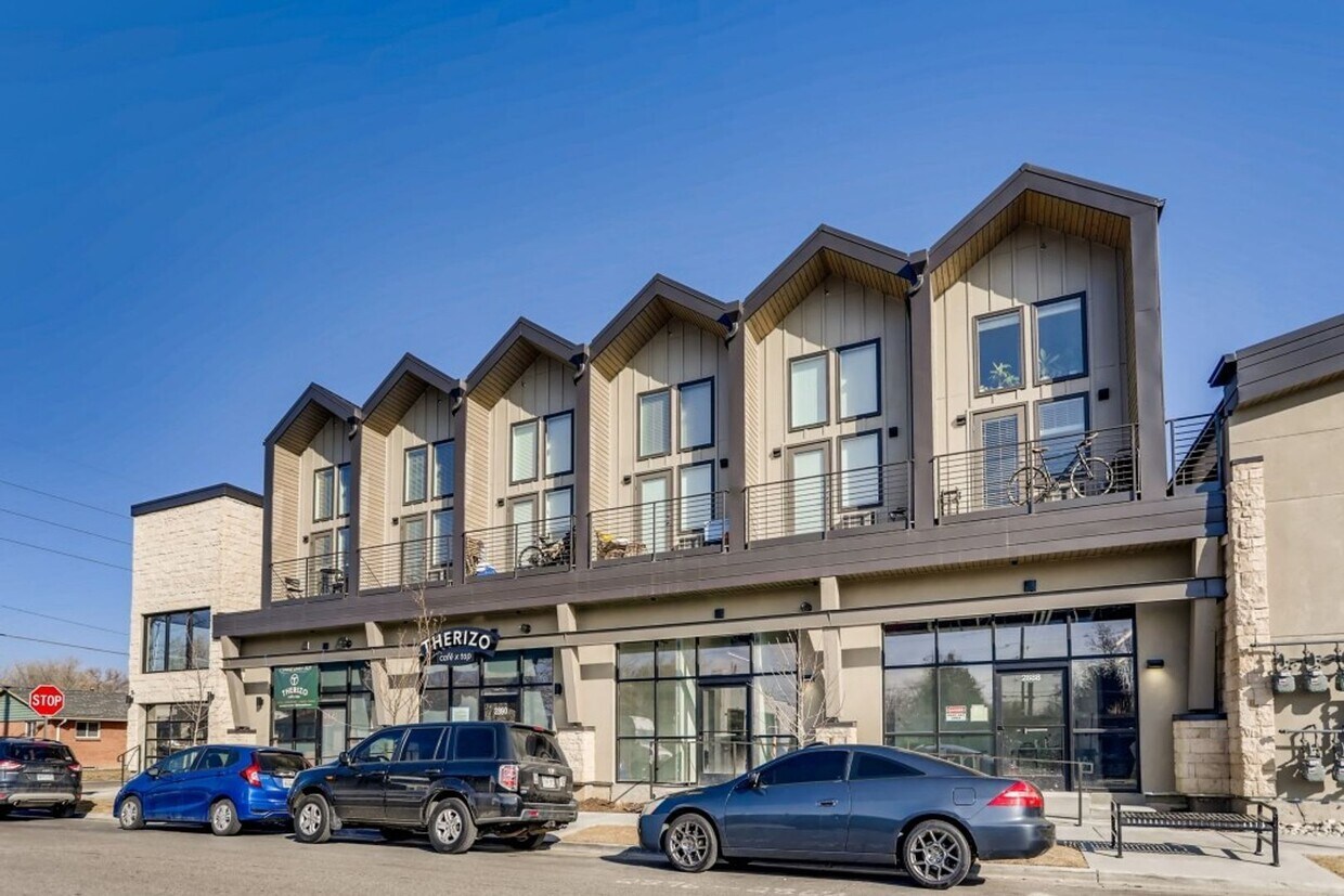 Primary Photo - Live Big in a Loft Apartment!