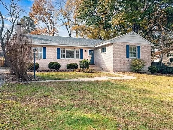 Front yard - 9403 Wyndhurst Dr