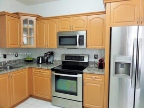 Building Photo - 2074 Madeira Dr