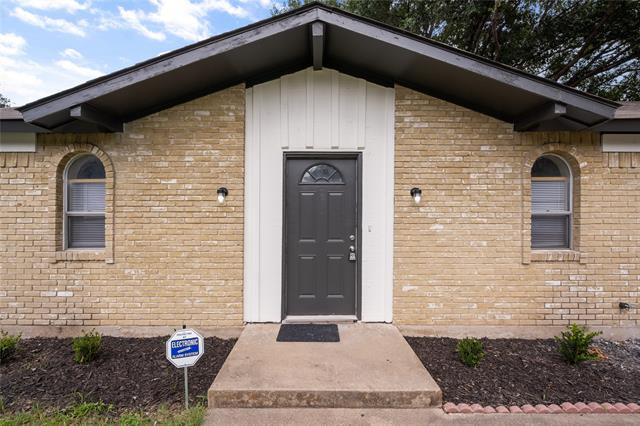 Building Photo - 2510 S Fielder Rd
