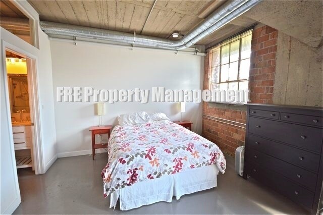 Building Photo - 380 W 200 S