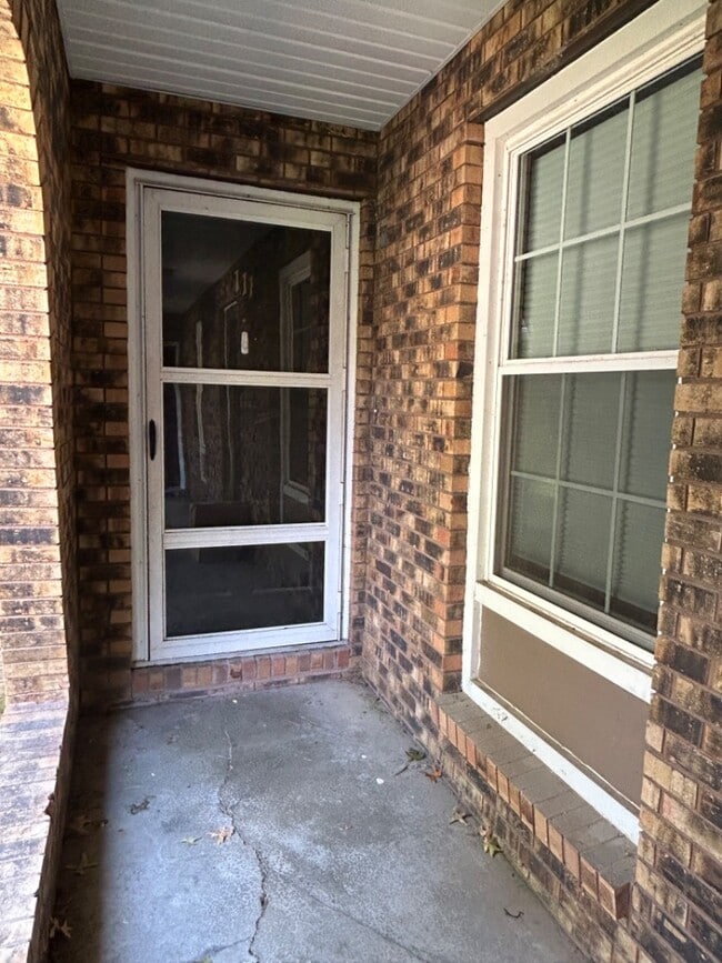 Building Photo - 111 David Dr