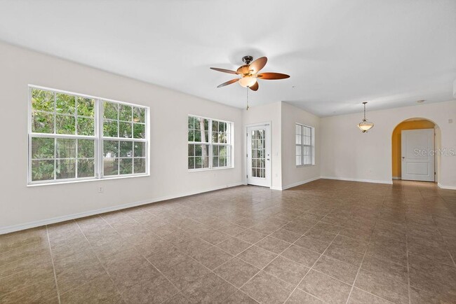 Building Photo - 16483 Gloria Ln
