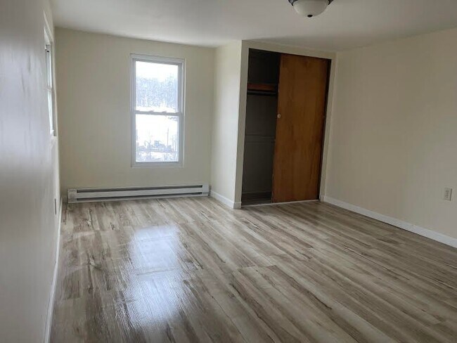 Foto del edificio - 11005 Brass Rd NW