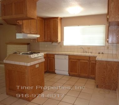 Building Photo - Great Four Bedroom in Citrus Heights
