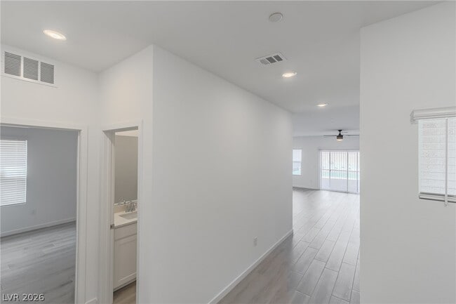 Building Photo - 9958 Oliver Hls Ave