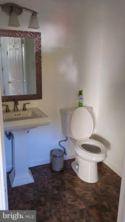 Building Photo - 8123 Steeple Chase Ct