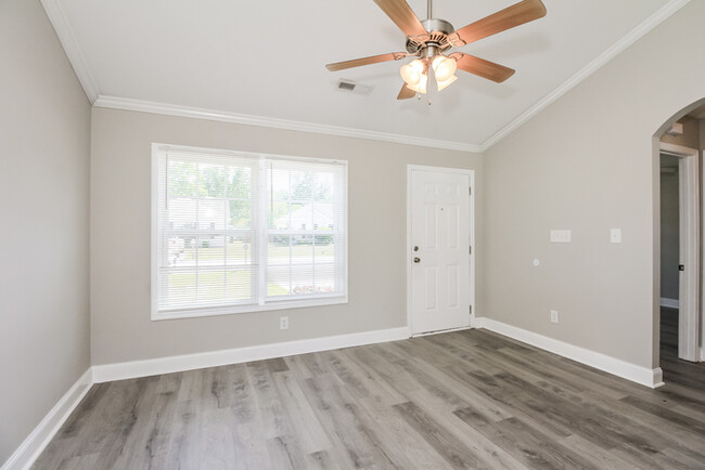 Foto del edificio - 486 Overcrest St